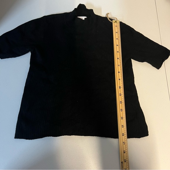 Halston black 100% extra fine Merino wool mock neck short sleeve sweater small - Picture 8 of 9